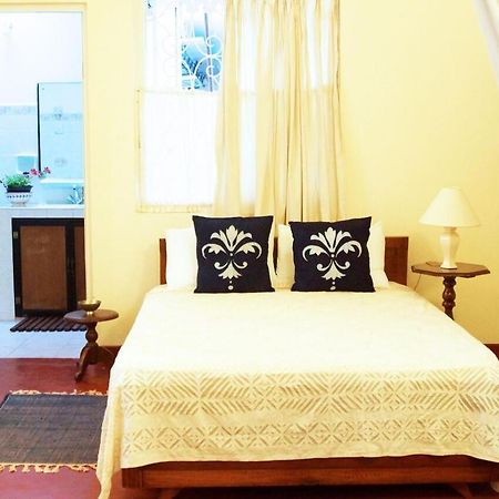 Charming Homestay By The Beach Dehiwala-Mount Lavinia Exteriör bild
