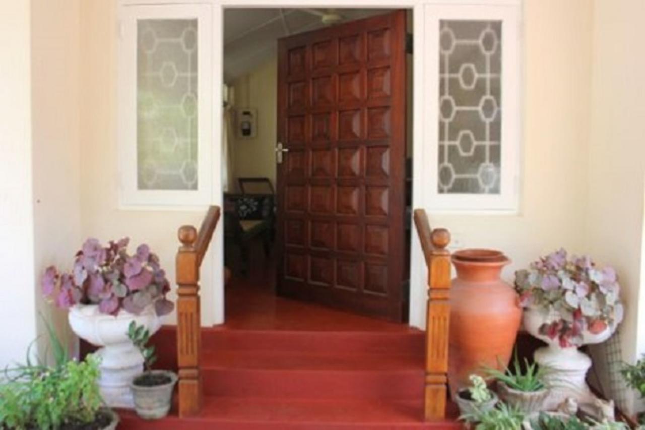 Charming Homestay By The Beach Dehiwala-Mount Lavinia Exteriör bild
