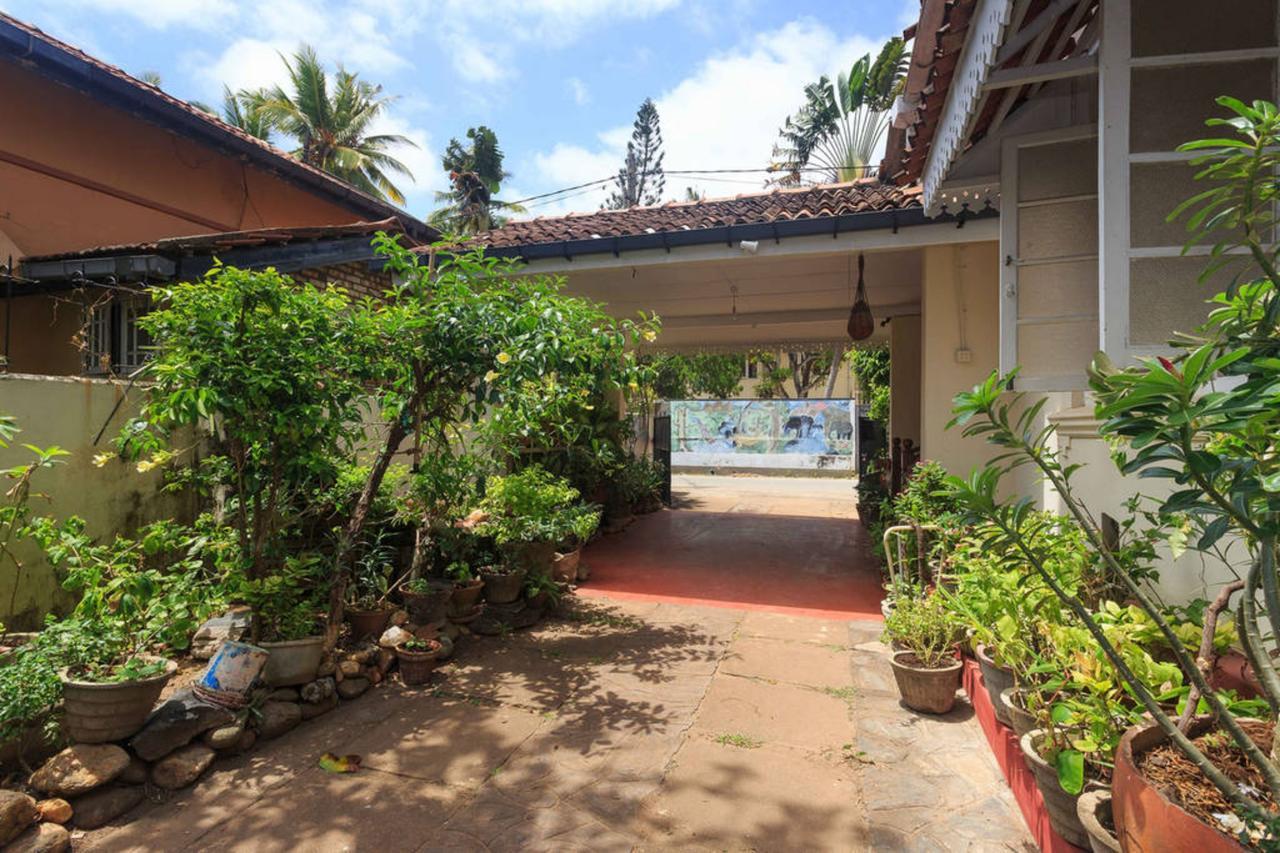 Charming Homestay By The Beach Dehiwala-Mount Lavinia Exteriör bild