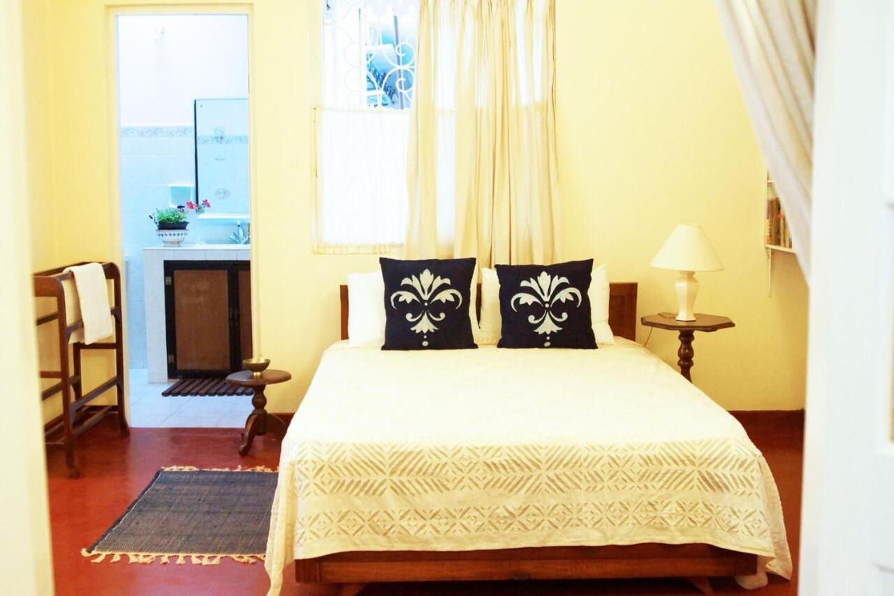 Charming Homestay By The Beach Dehiwala-Mount Lavinia Exteriör bild